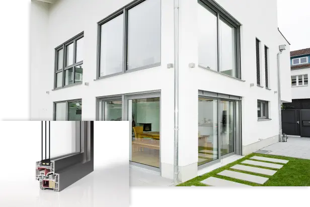 Wohnhaus mit modernen Kunststoff-Aluminium-Fenstern und Detailansicht des Fensterprofils